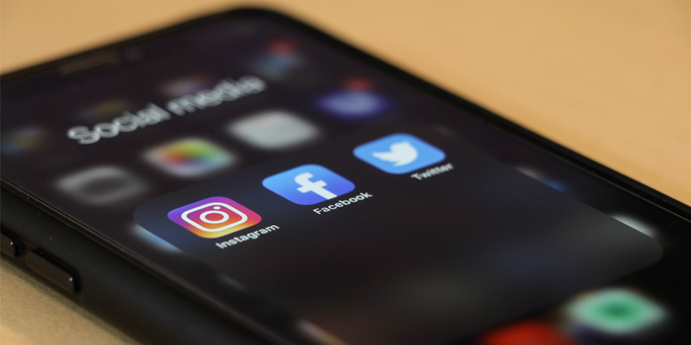 4 Simple Rules For Proper Social Media Etiquette