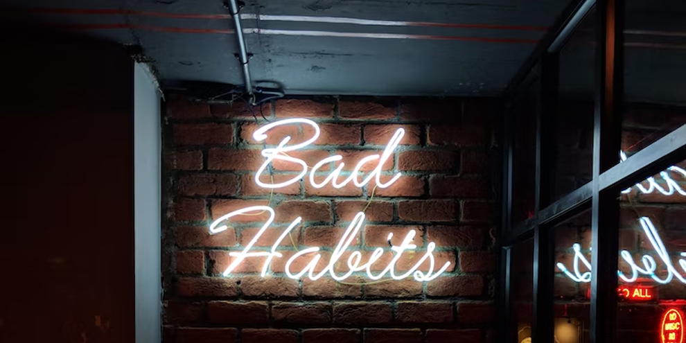 9 work habits you can do without in the new year article image