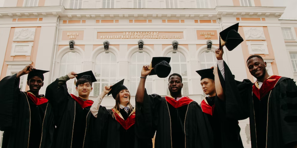10 job search tips for graduates article image